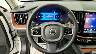 Volvo XC60 2024 AWD B5 Plus Tema Oscuro 4p SUV
