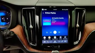 Volvo XC60 2024 AWD B5 Plus Tema Oscuro 4p SUV
