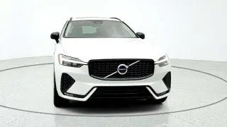 Volvo XC60 2024 AWD B5 Plus Tema Oscuro 4p SUV