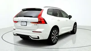 Volvo XC60 2024 AWD B5 Plus Tema Oscuro 4p SUV