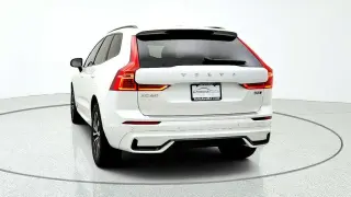 Volvo XC60 2024 AWD B5 Plus Tema Oscuro 4p SUV