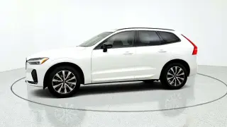 Volvo XC60 2024 AWD B5 Plus Tema Oscuro 4p SUV