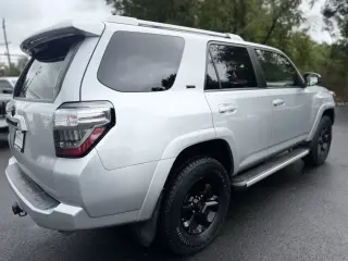 Toyota 4Runner 2018 4x4 SR5 4dr SUV
