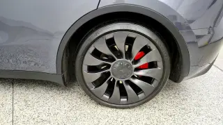 Tesla Model Y 2023 AWD Performance 4dr Crossover