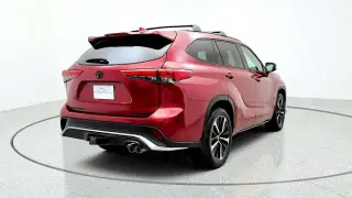 Toyota Highlander 2022 AWD XSE 4dr SUV