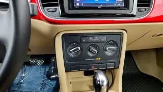 Vocho Beetle Convertible Volkswagen 2014 2.5L PZEV 2dr Convertible