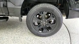 Ford F-150 2023 4x4 XL 4 puertas SuperCrew con caja de carga de 5,5 pies SB
