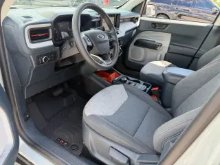 Ford Maverick 2023 AWD XL 4dr SuperCrew con plataforma de 4.5 pies de largo.