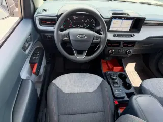 Ford Maverick 2023 AWD XL 4dr SuperCrew con plataforma de 4.5 pies de largo.