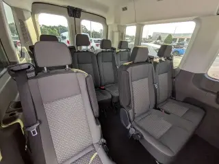 Ford Transit 2025 350 XL 3dr LWB Techo Medio Furgón de Pasajeros