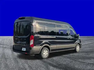 Ford Transit 2025 350 XL 3dr LWB Techo Medio Furgón de Pasajeros