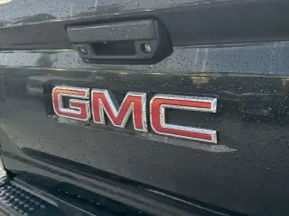 GMC Canyon 2023 4x4 AT4 4 puertas Cabina Crew SB de 5 pies