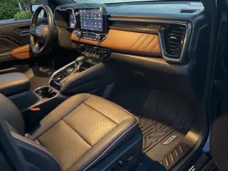 GMC Canyon 2023 4x4 AT4 4 puertas Cabina Crew SB de 5 pies