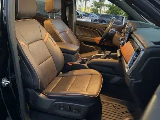 GMC Canyon 2023 4x4 AT4 4 puertas Cabina Crew SB de 5 pies