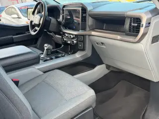 Ford F-150 Lightning 2025 AWD XLT 4dr SuperCrew 5.5 ft. SB