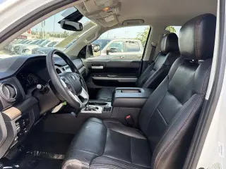 Toyota Tundra 2019 4x4 SR5 4dr CrewMax Cab Pickup SB (5.7L V8)