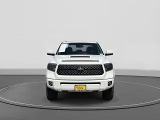 Toyota Tundra 2019 4x4 SR5 4dr CrewMax Cab Pickup SB (5.7L V8)