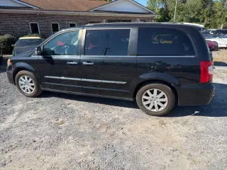 Chrysler Town and Country 2012