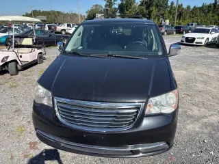 Chrysler Town and Country 2012