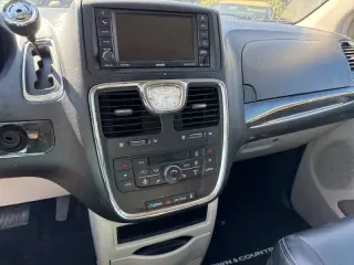 Chrysler Town and Country 2012