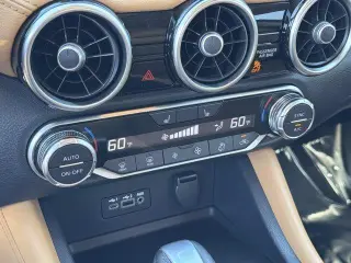 Sedán Nissan Sentra 2021 SV de 4 puertas