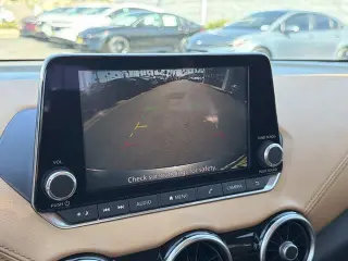 Sedán Nissan Sentra 2021 SV de 4 puertas