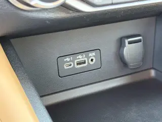 Sedán Nissan Sentra 2021 SV de 4 puertas