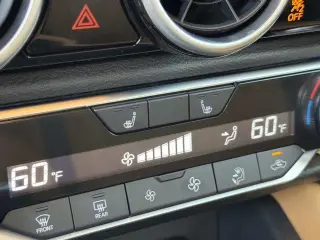 Sedán Nissan Sentra 2021 SV de 4 puertas
