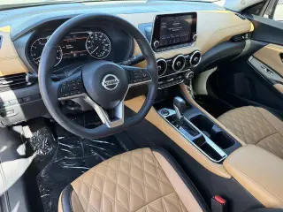 Sedán Nissan Sentra 2021 SV de 4 puertas