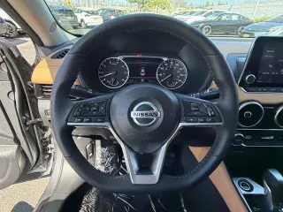 Sedán Nissan Sentra 2021 SV de 4 puertas