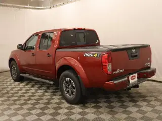 Nissan Frontier 2019 4x4 PRO-4X 4dr Camioneta de Cabaña 6 plazas 6 ft. CB 6M
