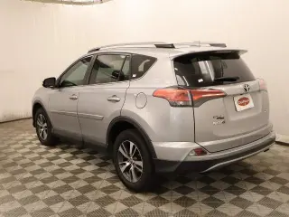 Toyota RAV4 2017 XLE SUV de 4 puertas