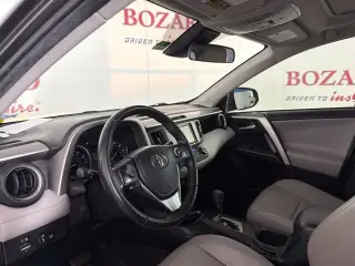 Toyota RAV4 2017 XLE 4dr SUV