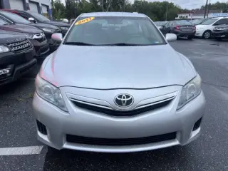 Toyota Camry Hybrid 2011