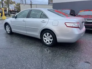 Toyota Camry Hybrid 2011
