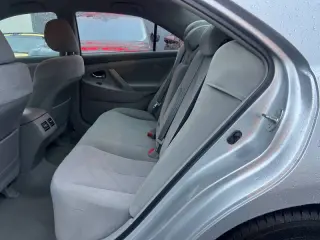 Toyota Camry Hybrid 2011