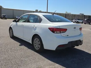 Kia Rio 2019 S 4dr Sedán