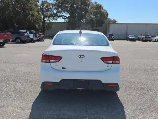 Kia Rio 2019 S 4dr Sedán