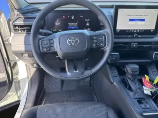 Toyota RAV4 2026 LE 4p SUV