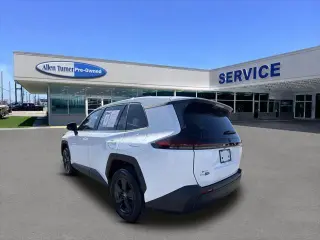 Toyota RAV4 2026 LE 4p SUV