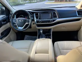 Toyota Highlander 2016