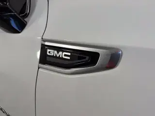 GMC Yukon XL 2022 4x4 Denali 4dr SUV