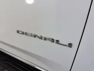 GMC Yukon XL 2022 4x4 Denali 4dr SUV