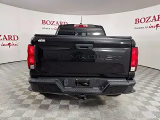 Chevrolet Colorado 2024 4x4 Trail Boss 4dr Crew Cab 5 ft. SB