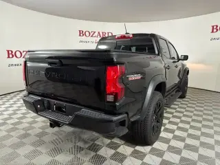 Chevrolet Colorado 2024 4x4 Trail Boss 4dr Crew Cab 5 ft. SB