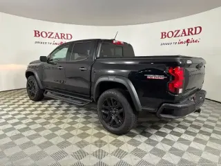 Chevrolet Colorado 2024 4x4 Trail Boss 4dr Crew Cab 5 ft. SB