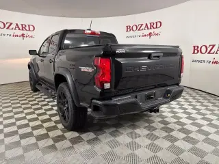 Chevrolet Colorado 2024 4x4 Trail Boss 4dr Crew Cab 5 ft. SB