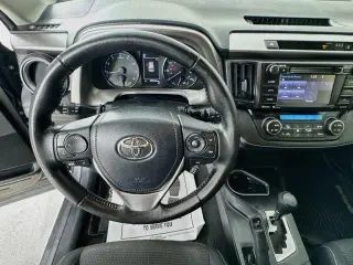 Toyota RAV4 2017 AWD XLE 4dr SUV