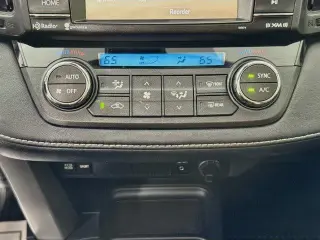 Toyota RAV4 2017 AWD XLE 4dr SUV