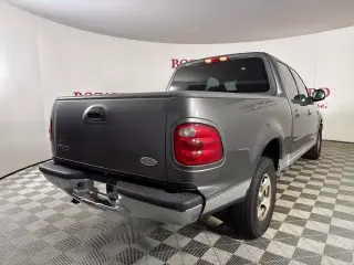 Ford F-150 2002 4dr SuperCrew XLT 2WD Styleside SB
